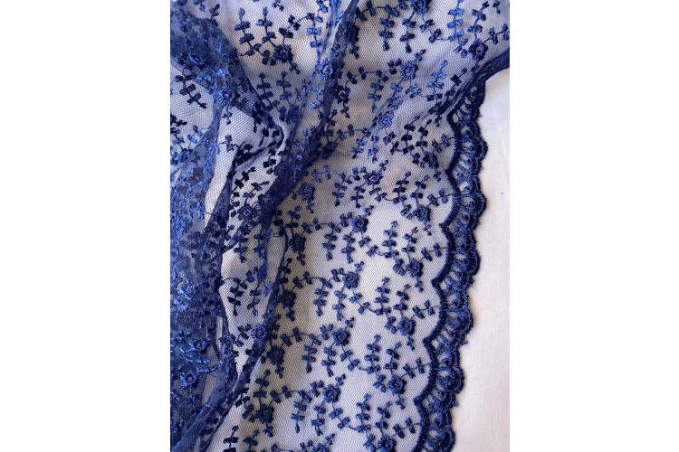 Sapphire Scalloped Edge Lace