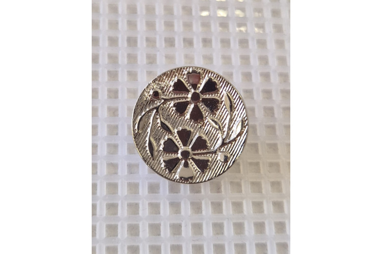Silver Embossed Flower, 21mm Shank Button