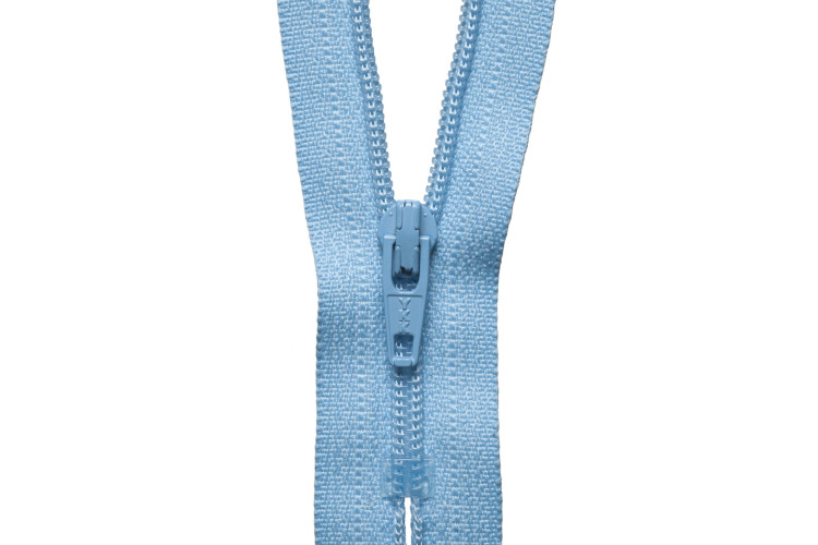 YKK Nylon Dress and Skirt Zip 10cm Sky 545