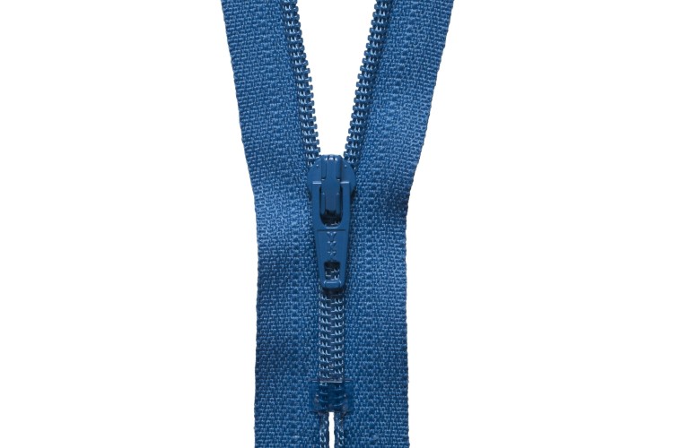 YKK Visible Plastic Coil Zip, 46cm, Saxe Blue 557